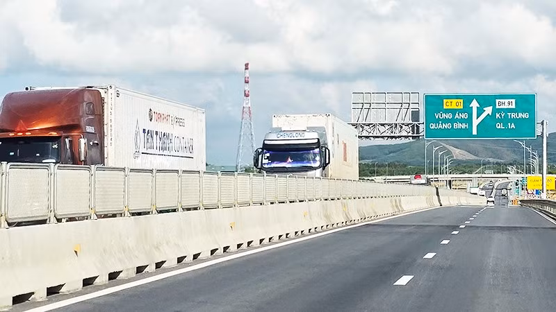 Bắt đầu thu phí 5 tuyến cao tốc Bắc - Nam