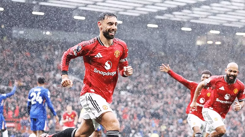 Chiến thắng trước Chelsea giúp Man United tạm chấm dứt chuỗi trận bết bát, nhưng vẫn để lại nhiều nỗi lo.