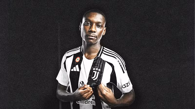 Kolo Muani cập bến Juve