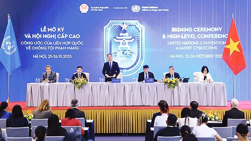 Lễ mở ký Công ước của LHQ về chống tội phạm mạng. Ảnh: BNG