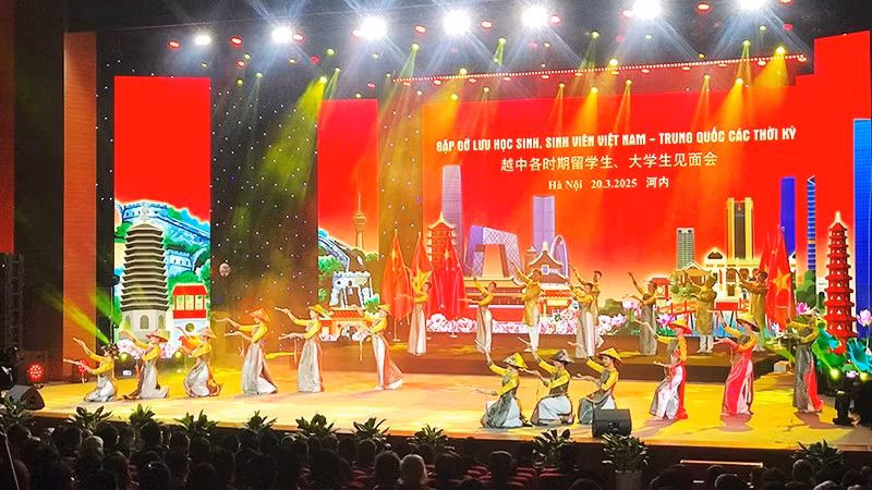 Bản sắc văn hóa đã được Việt Nam đưa vào sáng tạo và biểu diễn nghệ thuật để tiếp đón bạn bè quốc tế. Ảnh: HOÀNG HOA