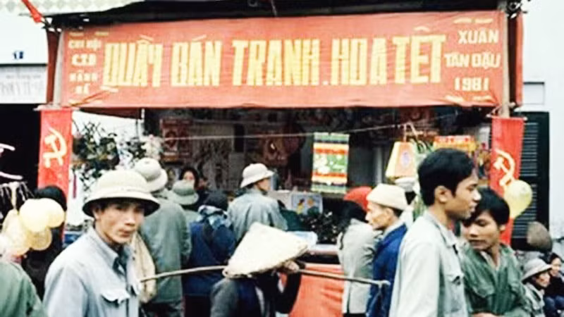Sắm Tết thời bao cấp. Ảnh tư liệu