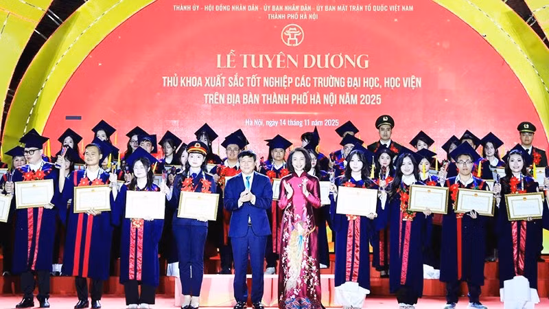 Hà Nội xây dựng chính sách hỗ trợ đào tạo 1.000 tiến sĩ