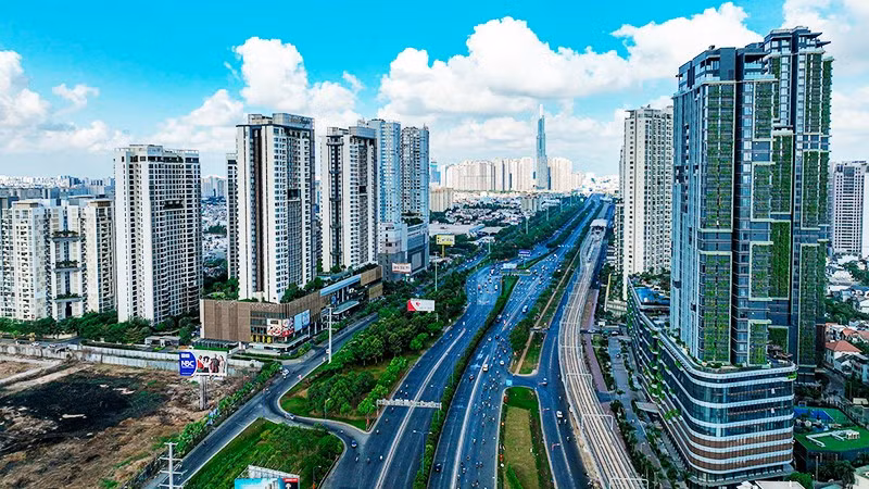 Thành phố Hồ Chí Minh đang vươn mình khẳng định vị thế mới. Ảnh: DUY HIỆU