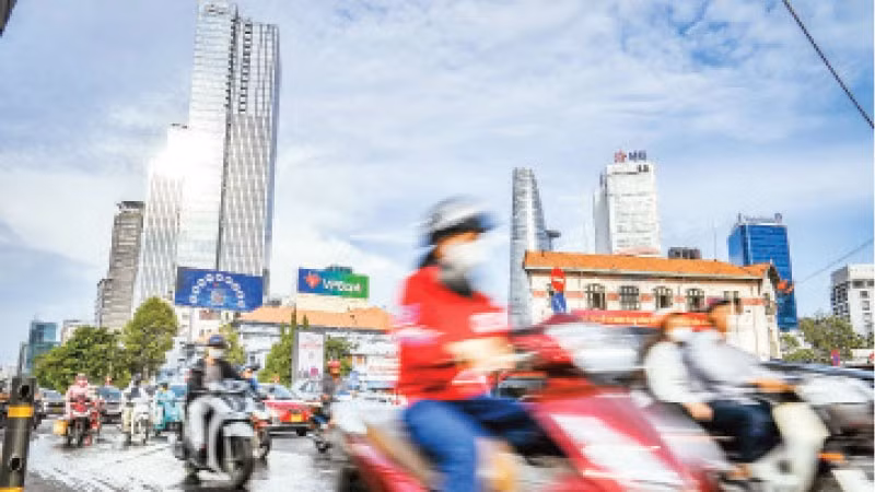 Nhịp sống sôi động của thành phố mang tên Bác.