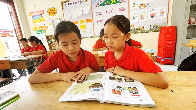 Sách giáo khoa thống nhất sẽ tạo điều kiện thuận lợi hơn cho việc dạy và học.