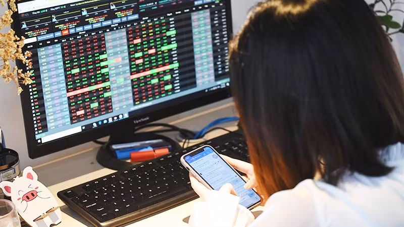 Dòng tiền mạnh ngoài dự báo