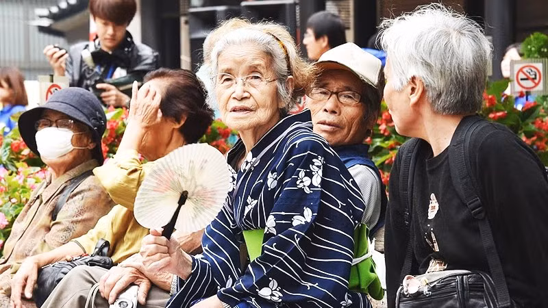 Những người trên 75 tuổi tại Nhật Bản sẽ phải gánh chi phí y tế cao hơn. Ảnh: GETTY IMAGES