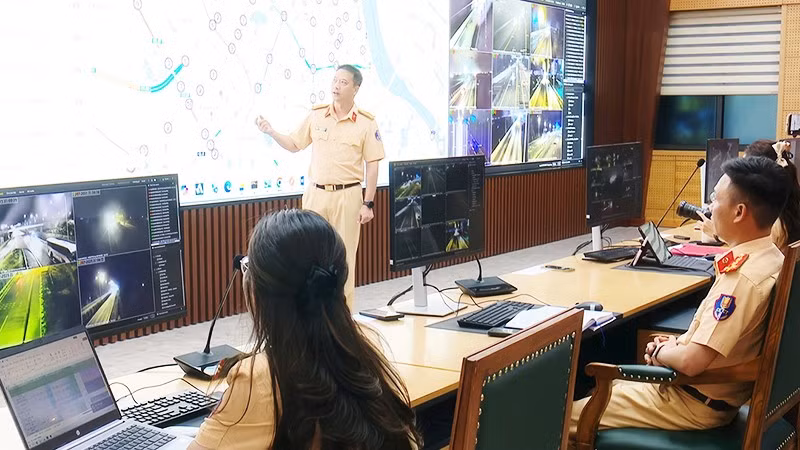 “Mắt thần” siết chặt kỷ cương giao thông đô thị