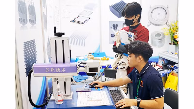 Việt Nam đã và đang có nhiều điều kiện thuận lợi để thúc đẩy thu hút dòng vốn chất lượng cao FDI. Ảnh: NAM NGUYỄN