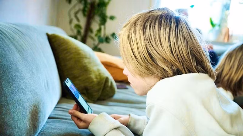 Đan Mạch hạn chế trẻ em sử dụng mạng xã hội