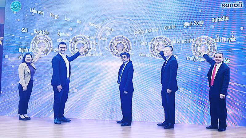 "Tiêm chủng cho mọi người"