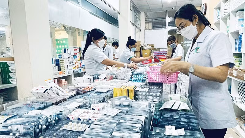 Tăng cường kiểm tra, giám sát kinh doanh nguyên liệu làm thuốc