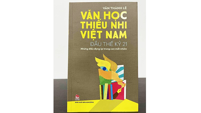 Cuốn sách mới nhất của nhà văn Văn Thành Lê. Ảnh: NVCC 123.jpg
