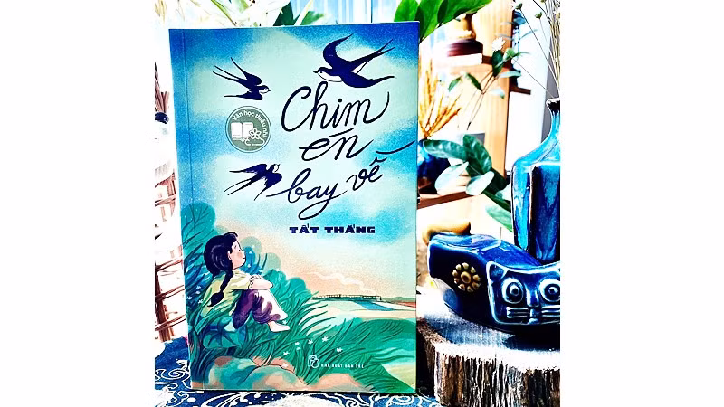 Chim én bay về nhặt sợi chỉ hồng