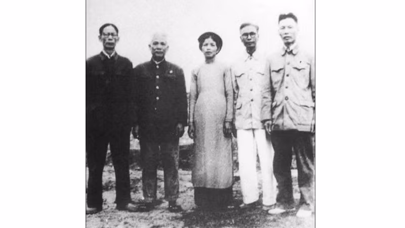 Một số đồng chí trong chi bộ Đảng Cộng sản Việt Nam đầu tiên tại Khu mỏ Mạo Khê. Ảnh tư liệu