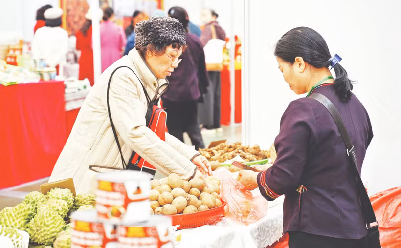 Sản phẩm nông sản của Lạng Sơn được giới thiệu tại hội chợ Xuân 2026. Ảnh: Nam Anh