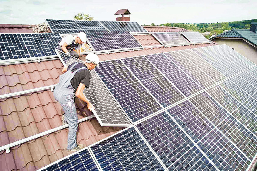 Việc tháo dỡ, thu gom pin mặt trời cũng phải tuân thủ nhiều tiêu chuẩn cụ thể. Nguồn: Greenbuldingcanada