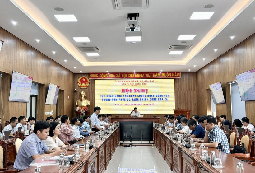 Các đại biểu tham dự hội nghị tại điểm cầu UBND tỉnh