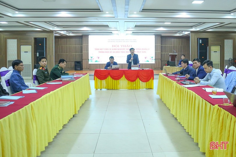 Phó Giám đốc Sở NN&MT Trần Hữu Khanh và Chi cục trưởng Chi cục Thủy sản Bùi Tuấn Sơn chủ trì hội thảo.