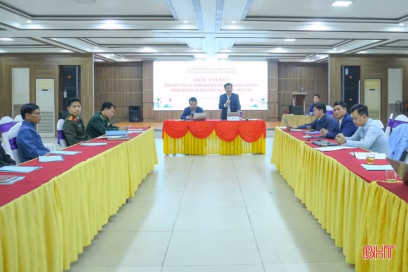 Phó Giám đốc Sở NN&MT Trần Hữu Khanh và Chi cục trưởng Chi cục Thủy sản Bùi Tuấn Sơn chủ trì hội thảo.