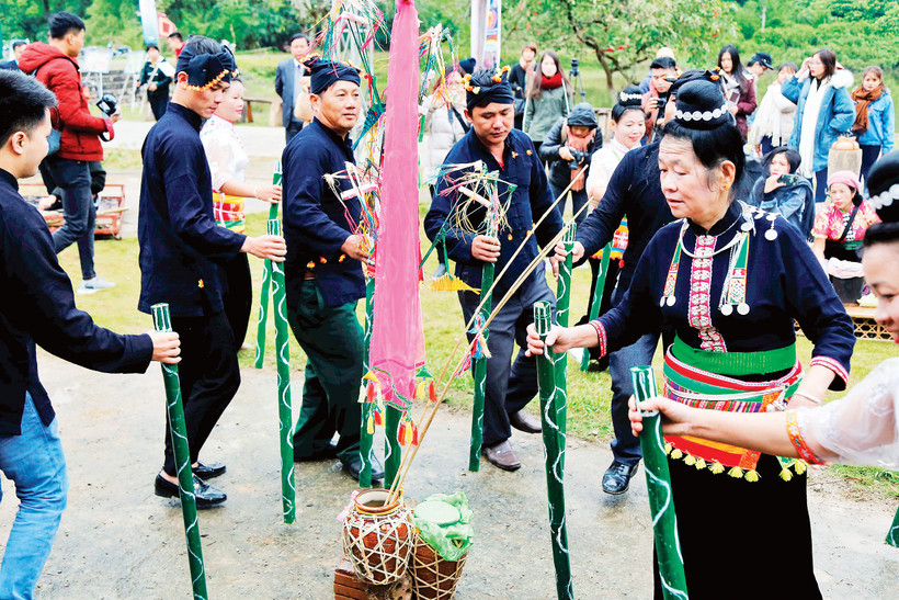 Bản sắc văn hóa độc đáo mang đến cơ hội phát triển du lịch cho các tỉnh miền núi phía bắc. Ảnh: Khiếu Minh