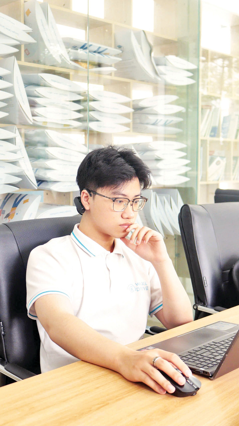 Awake Drive có thiết kế đeo tai nhỏ gọn.