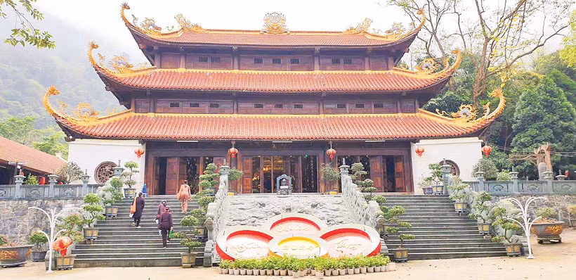 Đền thờ Thánh Tản Viên được phục dựng nhằm bảo tồn, phát huy giá trị lịch sử, văn hóa và tín ngưỡng của di tích này.