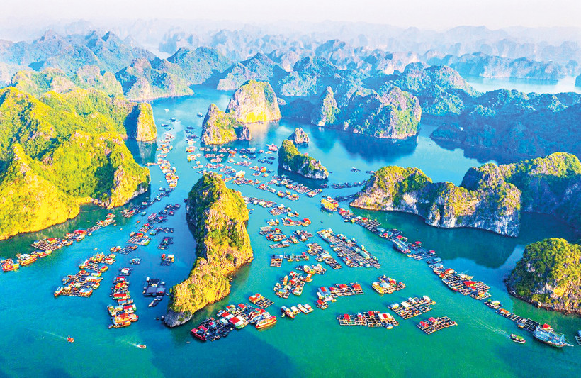 Quần đảo Cát Bà nhìn từ trên cao.
