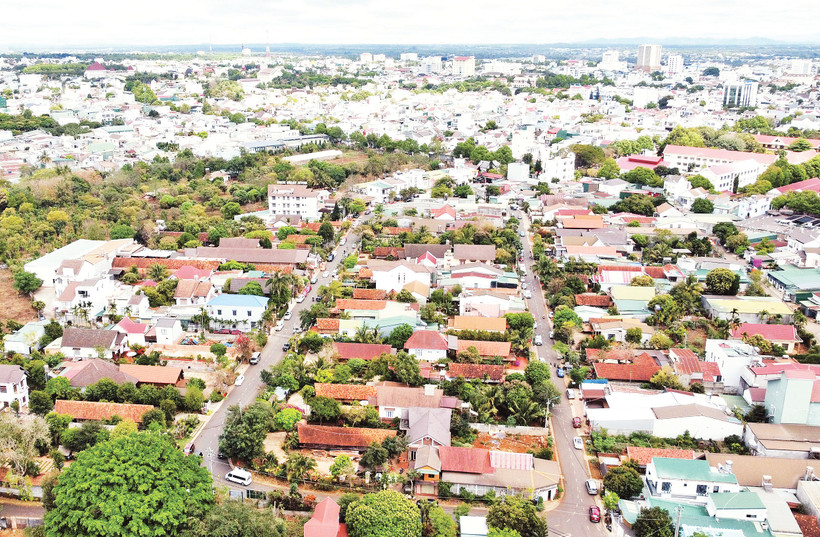 Buôn trong phố Ako Dhong (phường Buôn Ma Thuột, Đắk Lắk).