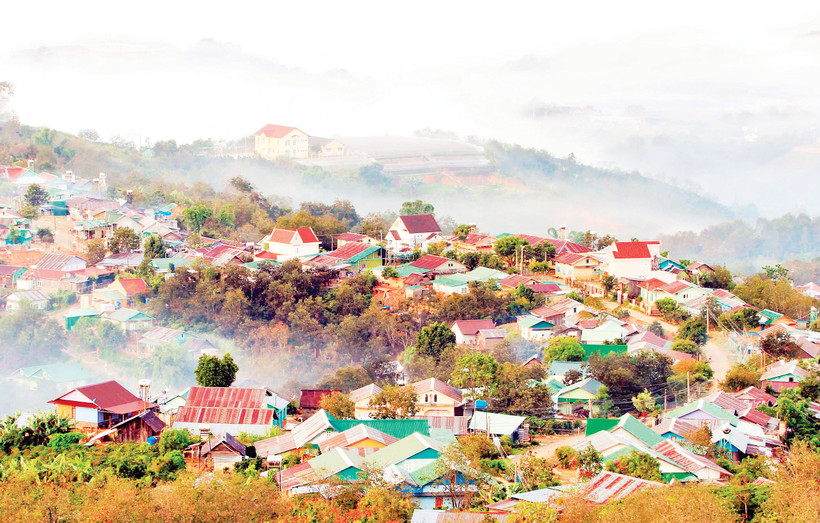 Sắc màu nông thôn mới ở vùng đồng bào dân tộc thiểu số xã Lạc Dương (Lâm Đồng).