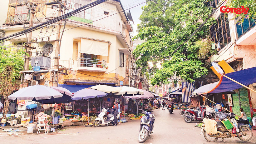 Một góc khu chợ tạm, chợ cóc trên địa bàn tại Hà Nội