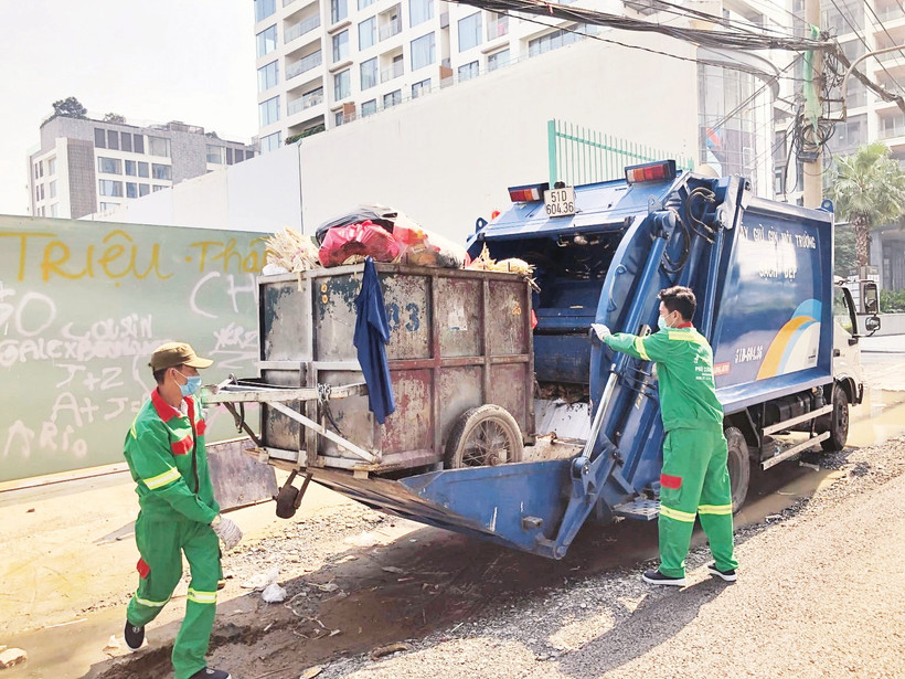 Việc thu gom và xử lý rác thải là thách thức lớn tại Thành phố Hồ Chí Minh.