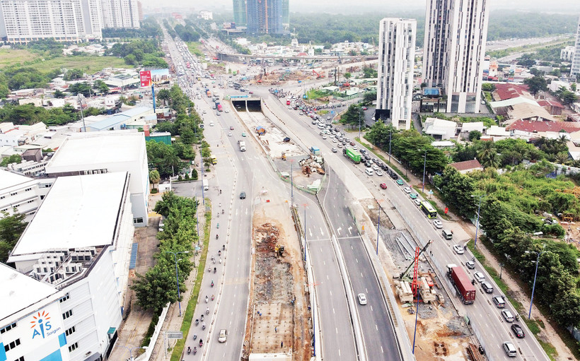 Thành phố Hồ Chí Minh ưu tiên đầu tư cho giao thông công cộng. Ảnh: Khiếu Minh