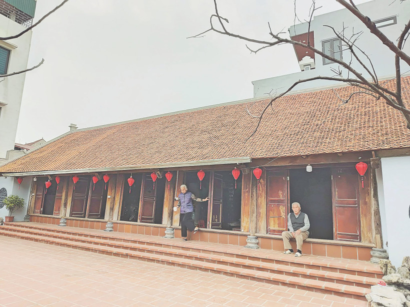 Vợ chồng ông Nguyễn Viết Vi đang gìn giữ ngôi nhà của tiền nhân.