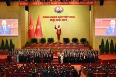 Ban Chấp hành Trung ương khóa XIV ra mắt Đại hội. (Ảnh: DUY LINH)