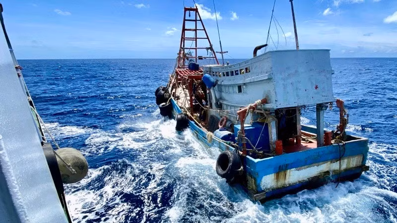 Tàu cá KG 90991 TS có thuyền viên gặp nạn khi đi biển.