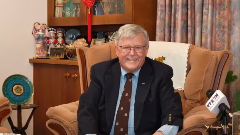Giáo sư Carl Thayer, thuộc Học viện Quốc phòng Australia, Đại học New South Wales. (Ảnh: TTXVN)