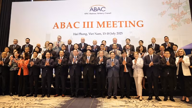 Chủ tịch nước Lương Cường cùng các đại biểu dự ABAC III.