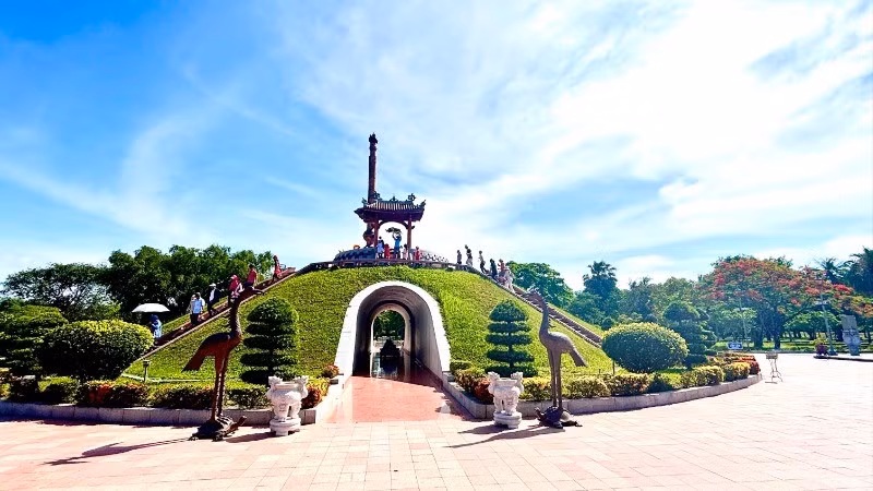 Di tích lịch sử quốc gia đặc biệt Thành cổ Quảng Trị.