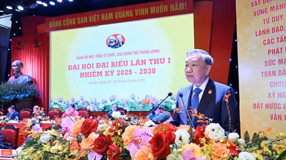 Tổng Bí thư Tô Lâm phát biểu chỉ đạo Đại hội đại biểu Đảng bộ Mặt trận Tổ quốc các đoàn thể Trung ương lần thứ I, nhiệm kỳ 2025-2030. (Ảnh: DUY LINH)