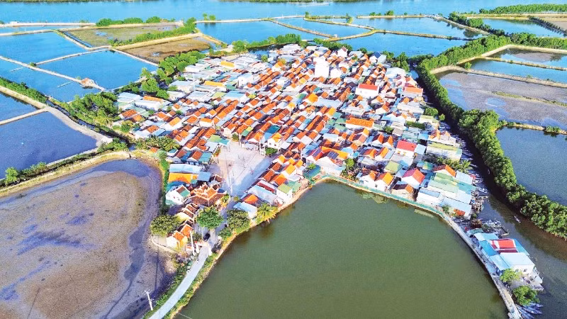 Làng cổ Hà Liên nhìn từ trên cao. (Ảnh: VĂN GIANG)