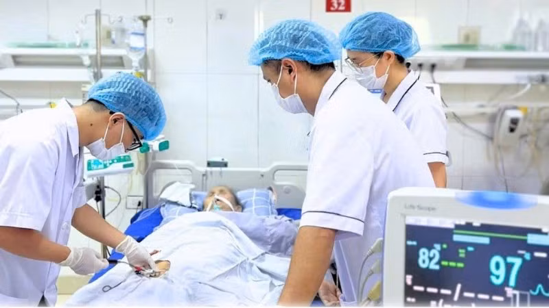 Cấp cứu người bệnh cao tuổi bị đột quỵ não cấp.