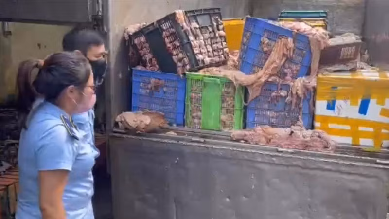 Thực phẩm bẩn, thực phẩm giả... kịp thời được ngăn chặn trước khi bị tuồn ra thị trường. (Ảnh: Chi cục Quản lý thị trường Hà Nội)