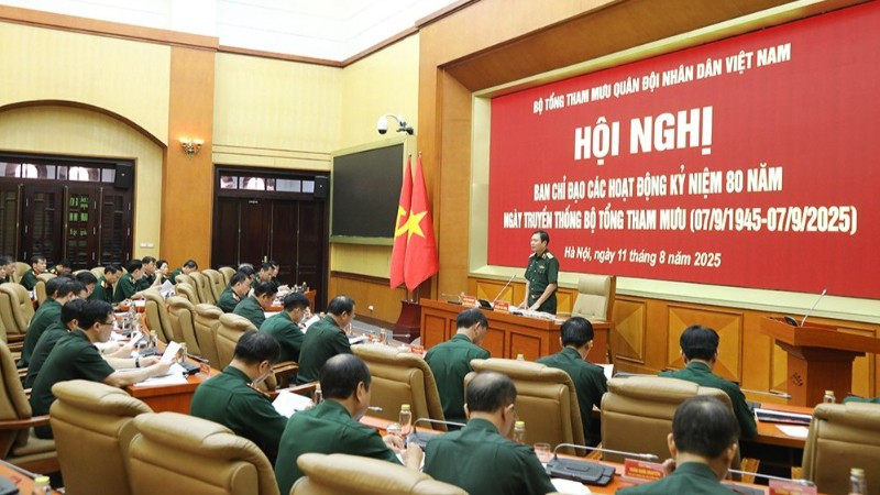 Đại tướng Nguyễn Tân Cương phát biểu tại hội nghị.