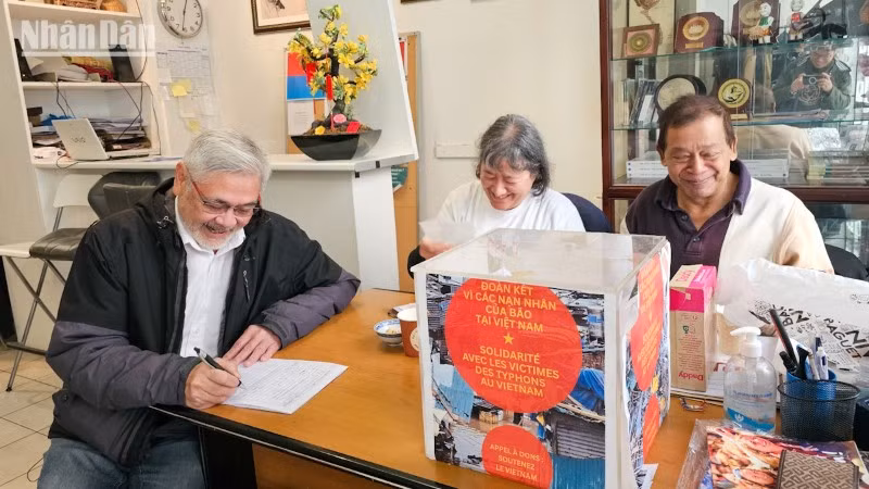 Tính đến ngày 26/10, hoạt động quyên góp ủng hộ nạn nhân bão lũ tại Việt Nam đã thu về gần 20.000 Euro. (Ảnh: MINH DUY)