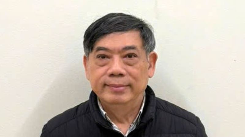 Bị can Phạm Thành Trí bị khởi tố về tội Lợi dụng ảnh hưởng đối với người có chức vụ, quyền hạn để trục lợi.