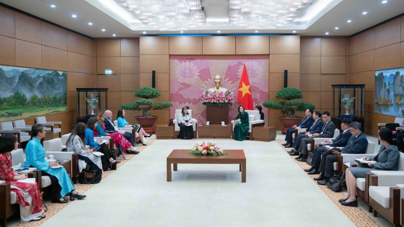 Phó Chủ tịch Quốc hội Nguyễn Thị Thanh tiếp Đoàn lãnh đạo UNICEF và Ủy ban về Quyền trẻ em của Liên hợp quốc.