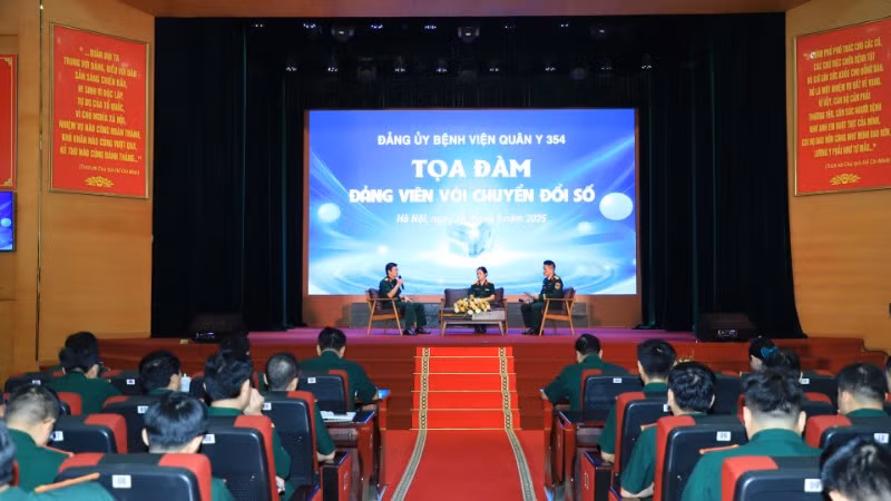 Quang cảnh tọa đàm.