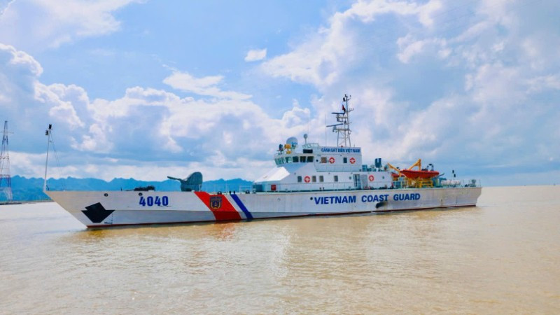 Tàu CSB 4040 chạy thử nghiệm đường dài trên biển.